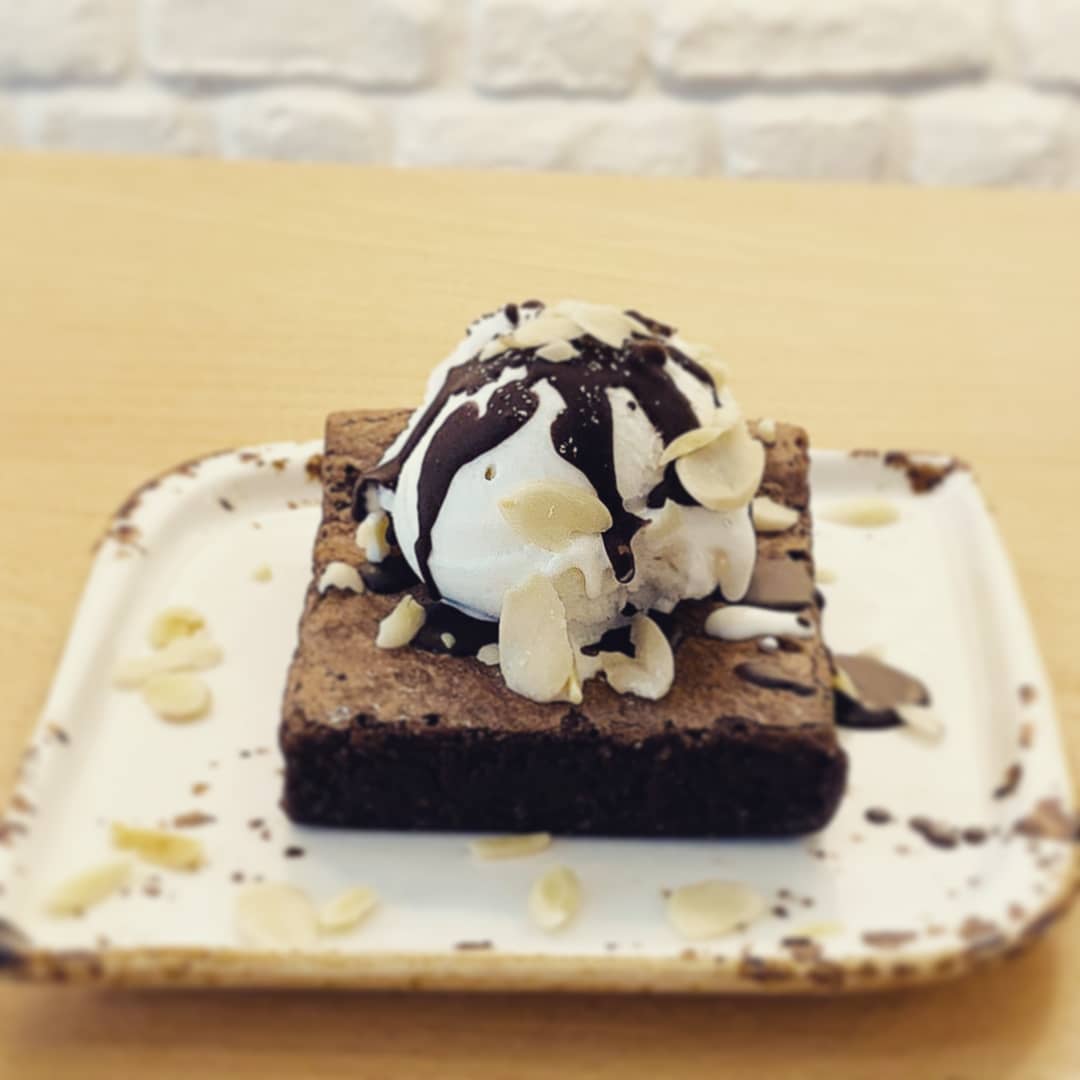 BROWNIE